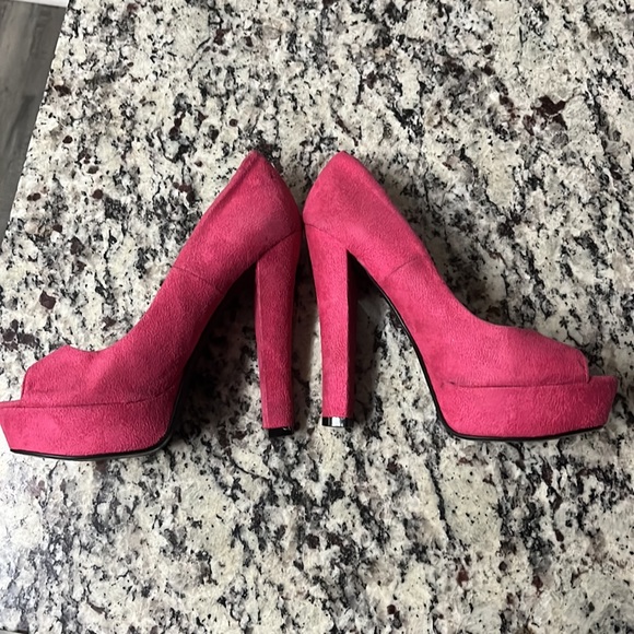 Pink platform heels - Picture 2 of 4